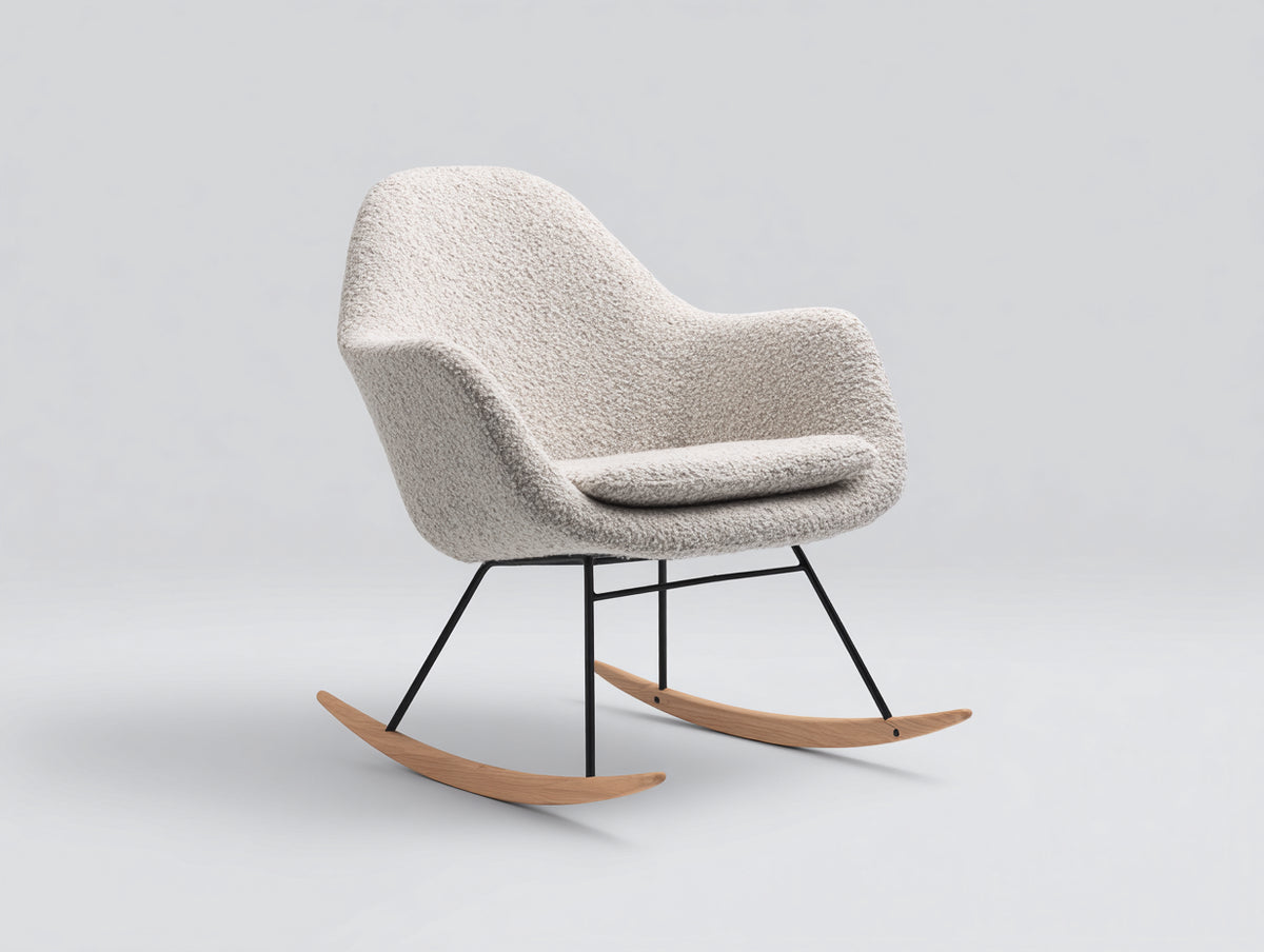 Schaukelstuhl 85x95x95 cm aus Bouclé-Stoff in Beige mit geschwungener Sitzschale und Holzschaukeln - Moderner Relaxsessel
